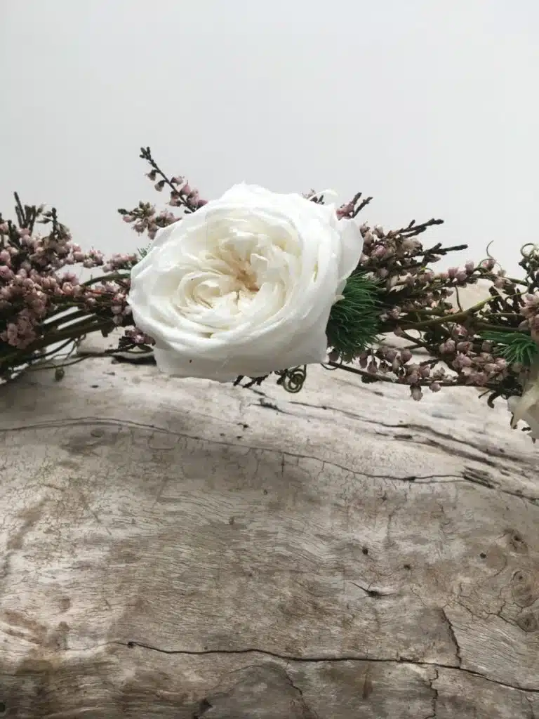 Couronne de fleurs stabilisées