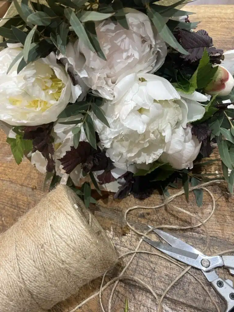 pivoines blanches bouquet fleuriste Paris livraison