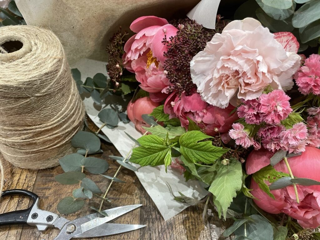 bouquet pivoines corail fleurs de saison Paris